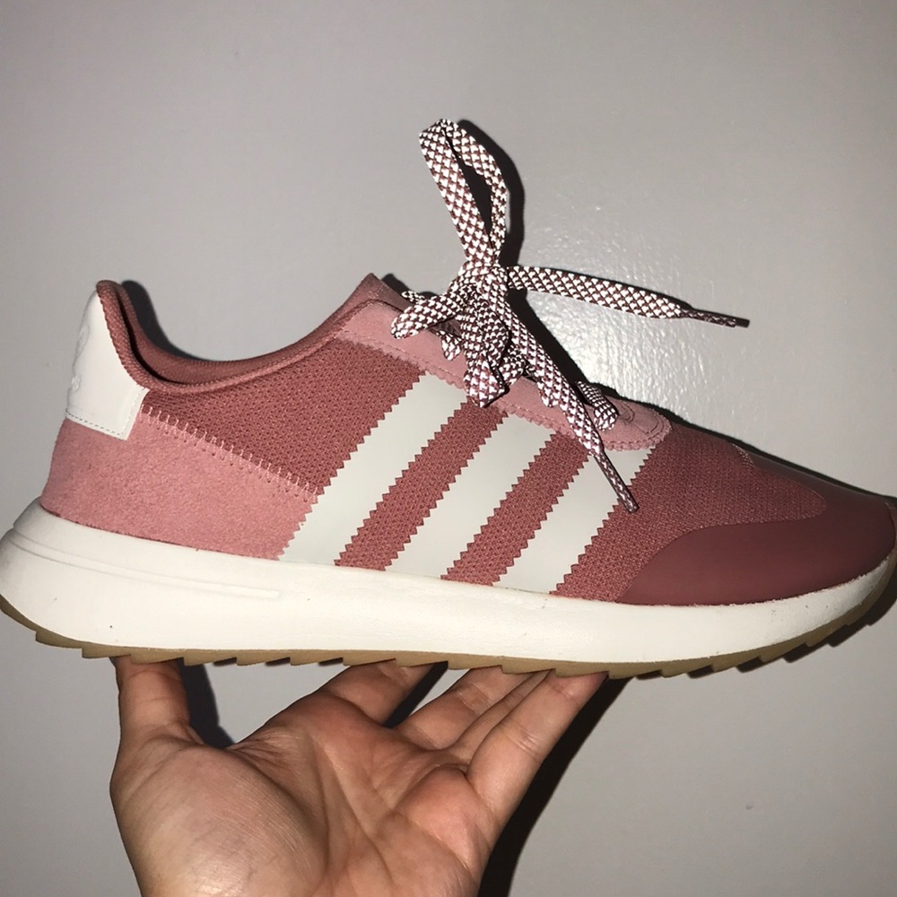 Adidas Sneakers